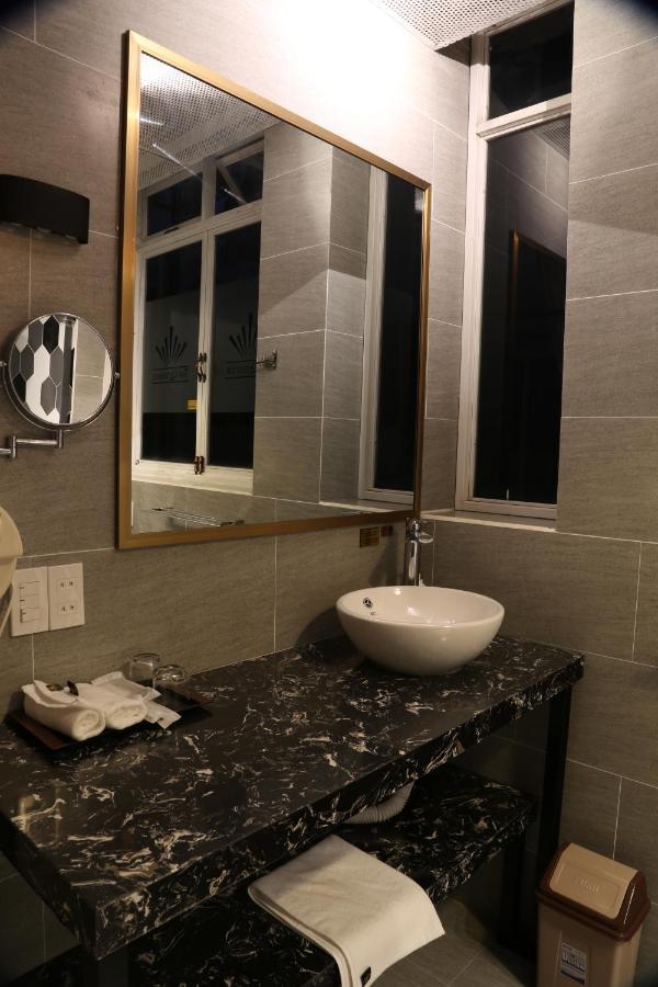 The Queendor Boutique Hotel Ho Şi Min Dış mekan fotoğraf